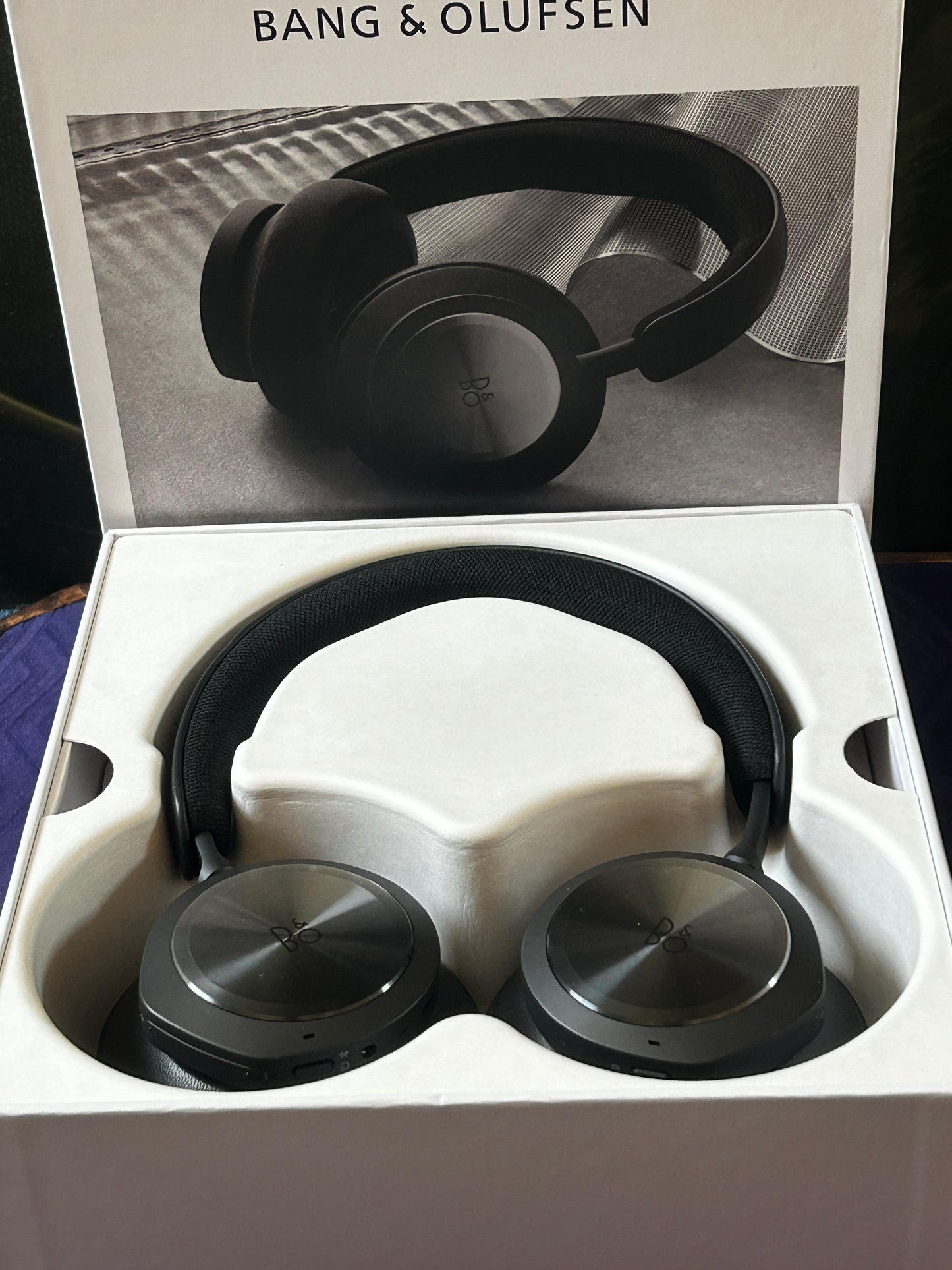 Bang and Olufsen BeoPlay PORTAL wireless Gaming headphones-LTD SERIES in black Anthracite.