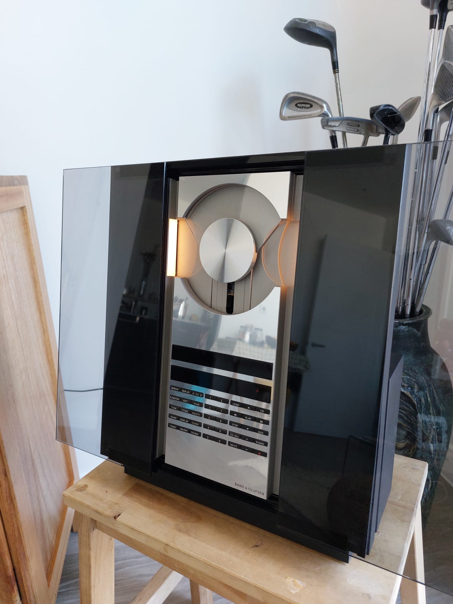 Bang and Olufsen B&O Beosound 3000 small clamper. – Probiance Services